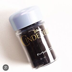 💜MAC Cinderella pigment💜